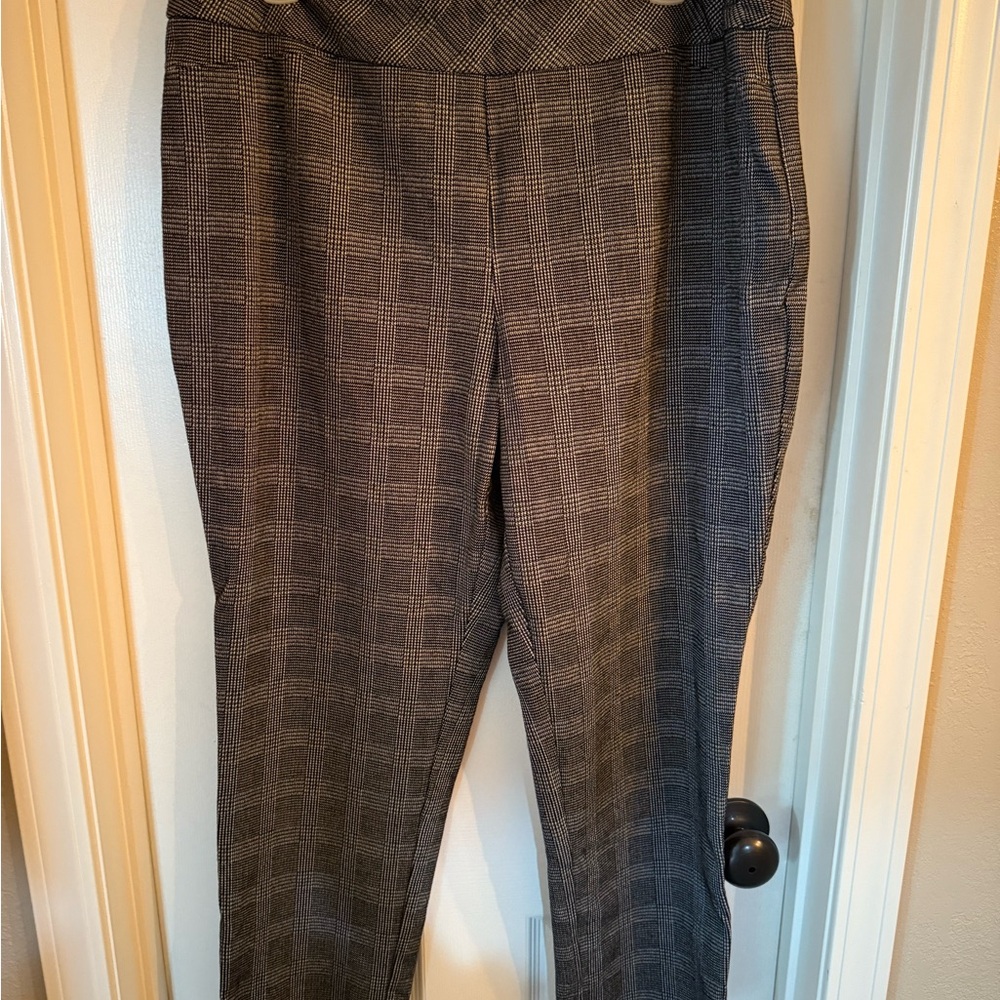 Investments Black and Gray Checkered Pants